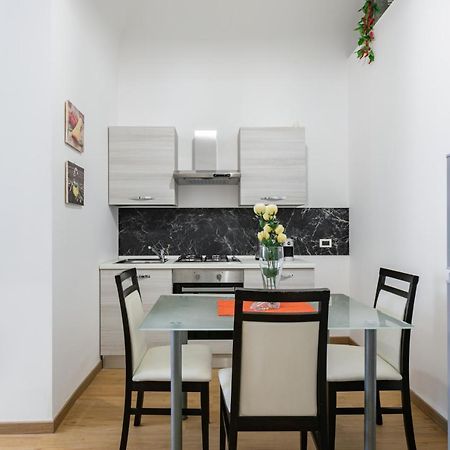 Corso Dei Mille Station Flat With Balcony Appartement Palermo Buitenkant foto