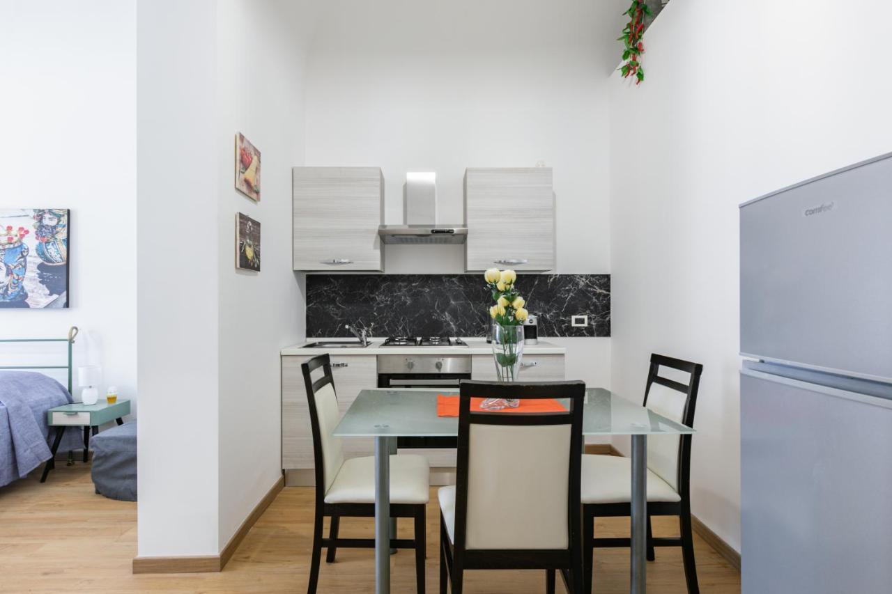 Corso Dei Mille Station Flat With Balcony Appartement Palermo Buitenkant foto