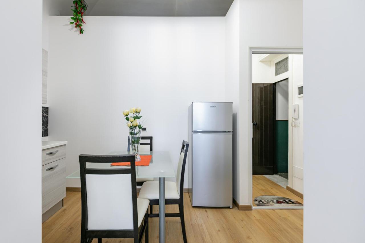 Corso Dei Mille Station Flat With Balcony Appartement Palermo Buitenkant foto