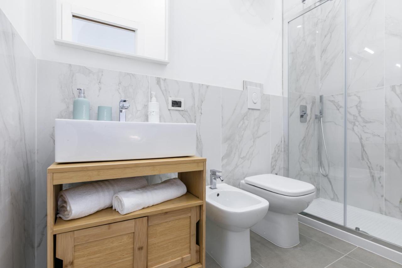 Corso Dei Mille Station Flat With Balcony Appartement Palermo Buitenkant foto