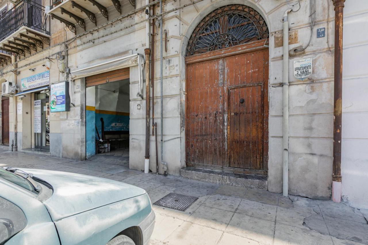 Corso Dei Mille Station Flat With Balcony Appartement Palermo Buitenkant foto